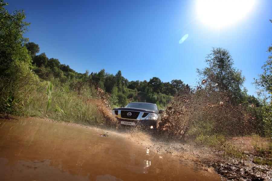  Nissan Patrol 2010 года  (фото 52 из 118)
